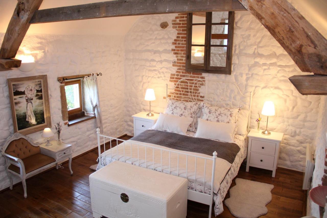 La Belle Ame Bed & Breakfast Saint-Priest-des-Champs Ruang foto