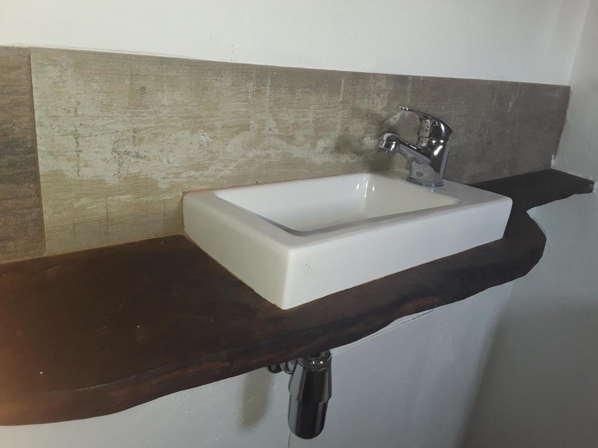 La Belle Ame Bed & Breakfast Saint-Priest-des-Champs Bagian luar foto