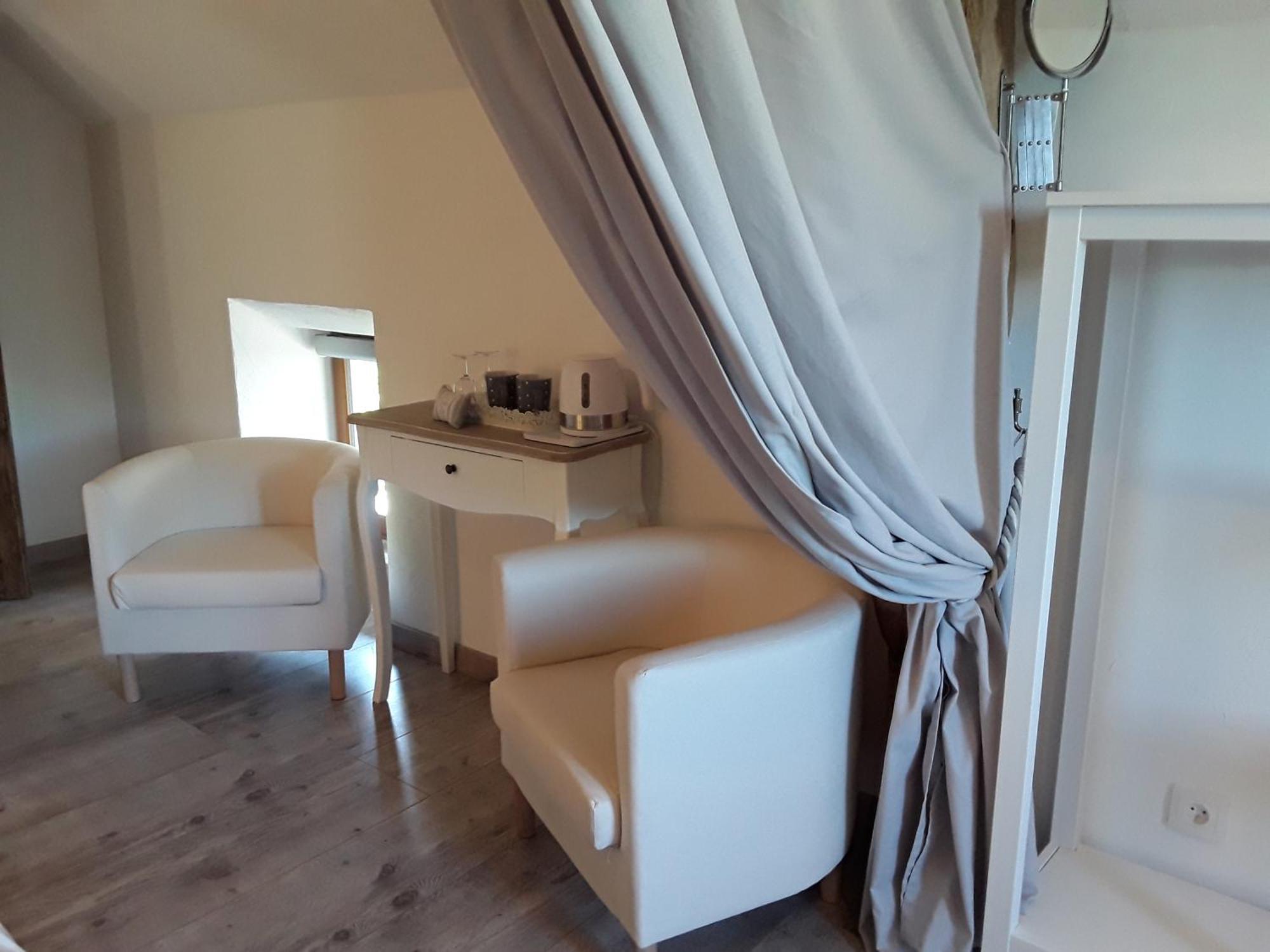 La Belle Ame Bed & Breakfast Saint-Priest-des-Champs Ruang foto
