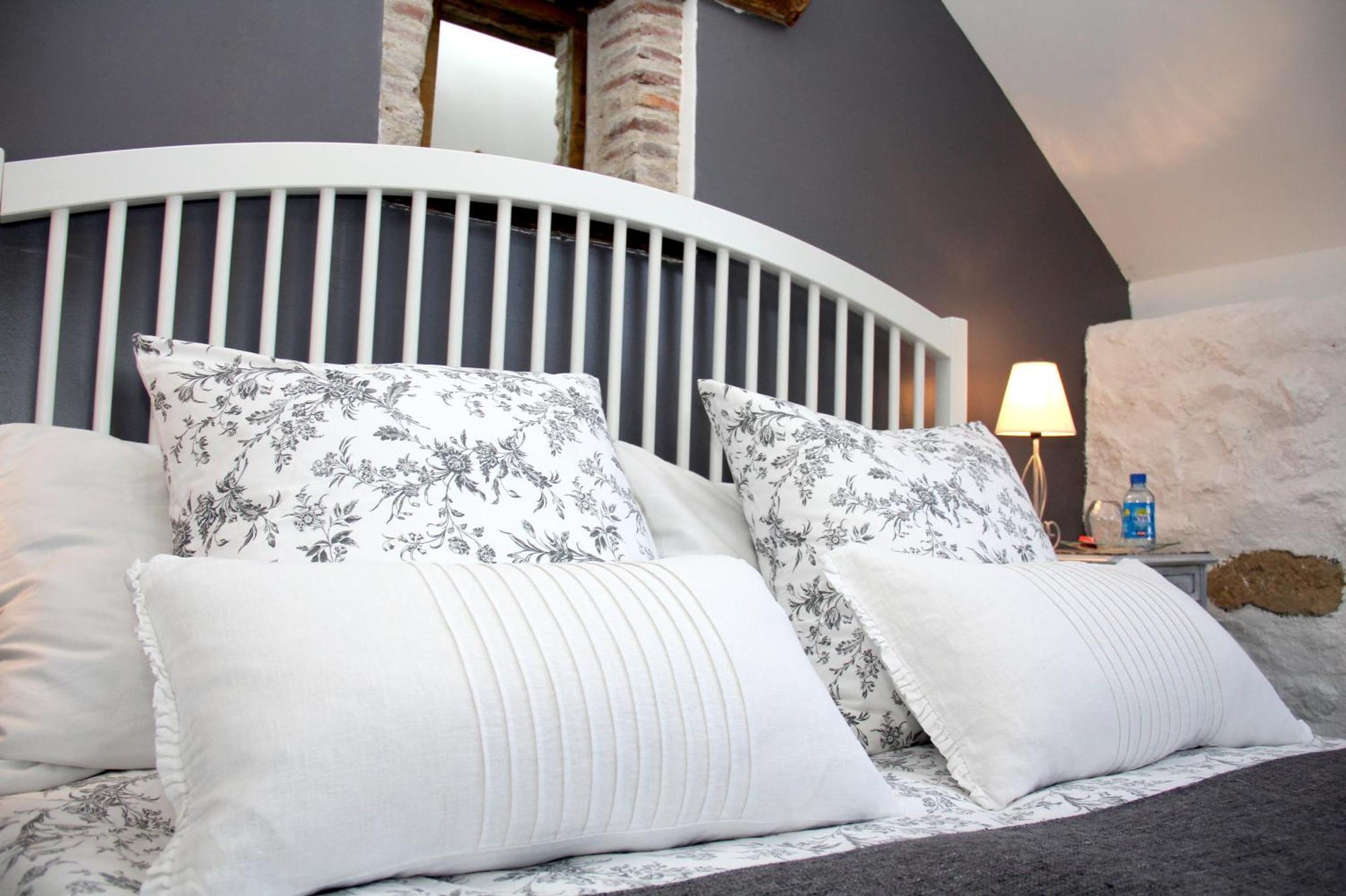 La Belle Ame Bed & Breakfast Saint-Priest-des-Champs Ruang foto