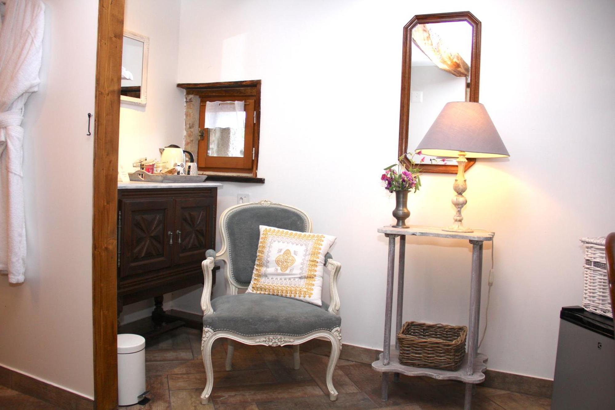 La Belle Ame Bed & Breakfast Saint-Priest-des-Champs Ruang foto