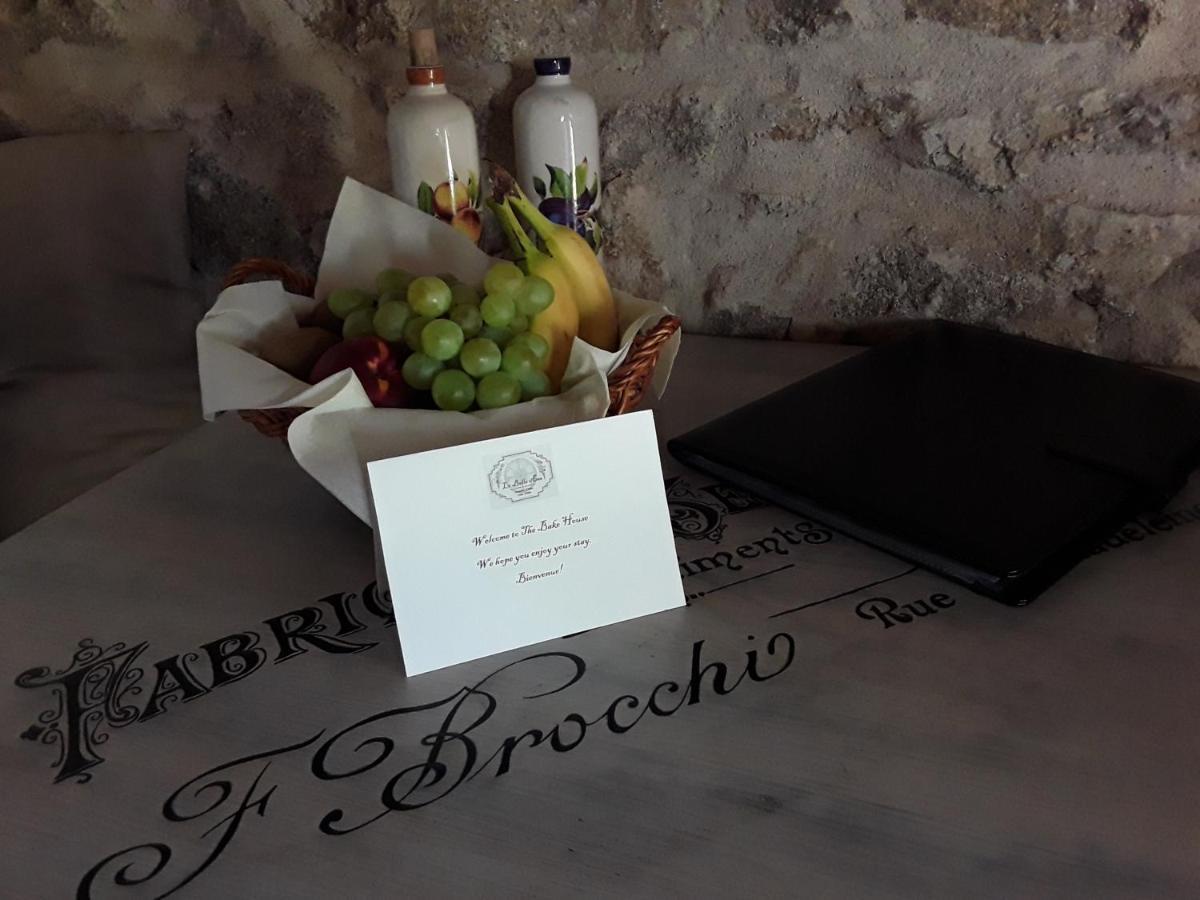 La Belle Ame Bed & Breakfast Saint-Priest-des-Champs Bagian luar foto