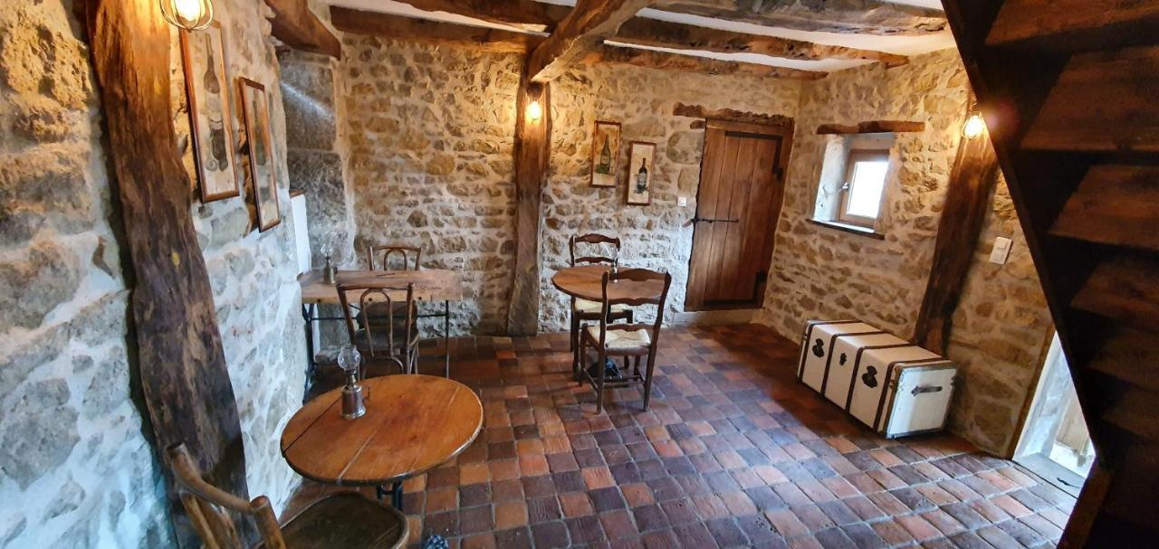 La Belle Ame Bed & Breakfast Saint-Priest-des-Champs Bagian luar foto