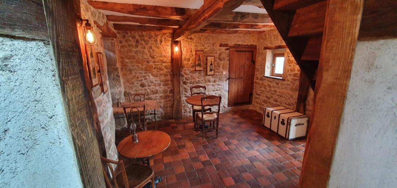 La Belle Ame Bed & Breakfast Saint-Priest-des-Champs Bagian luar foto